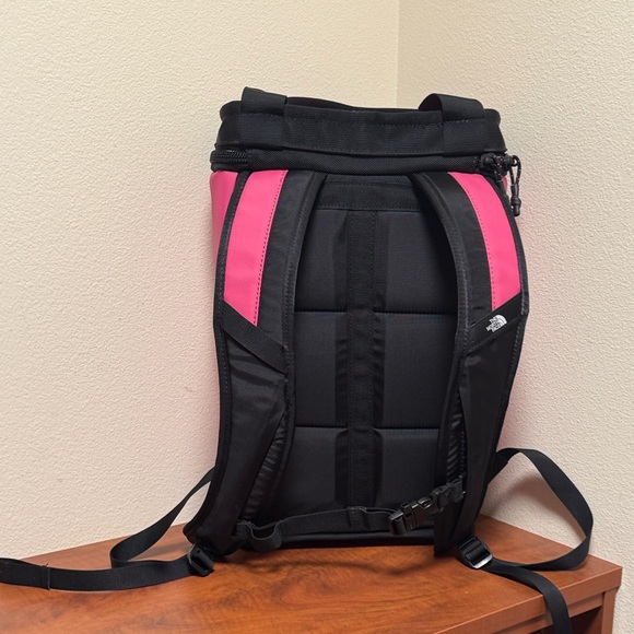 NWOT The North Face Pink and Black Backpack - Picture 14 of 15